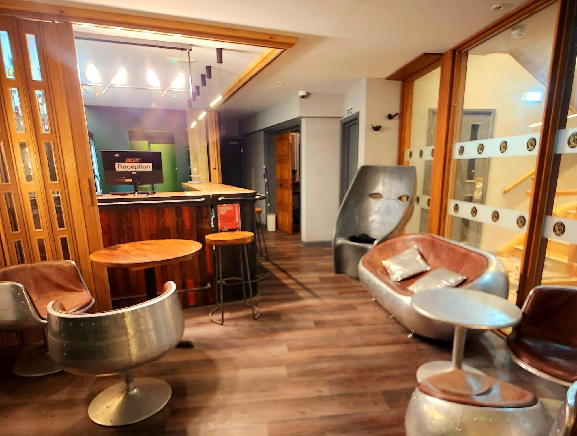 Pinnacle Suites Hotel كاوز المظهر الخارجي الصورة