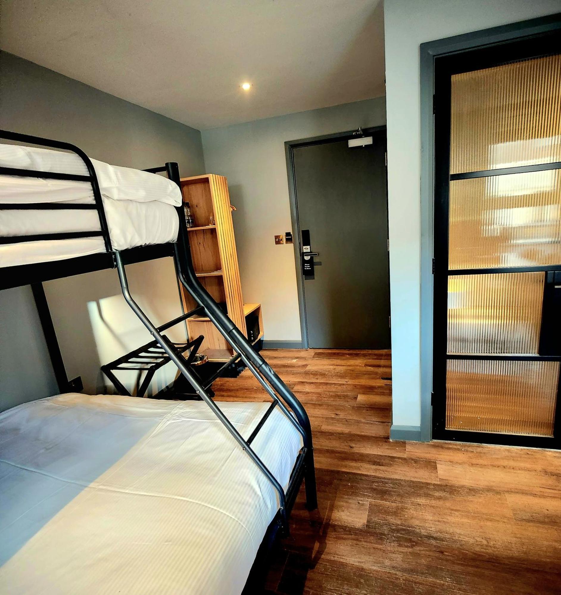 Pinnacle Suites Hotel كاوز المظهر الخارجي الصورة