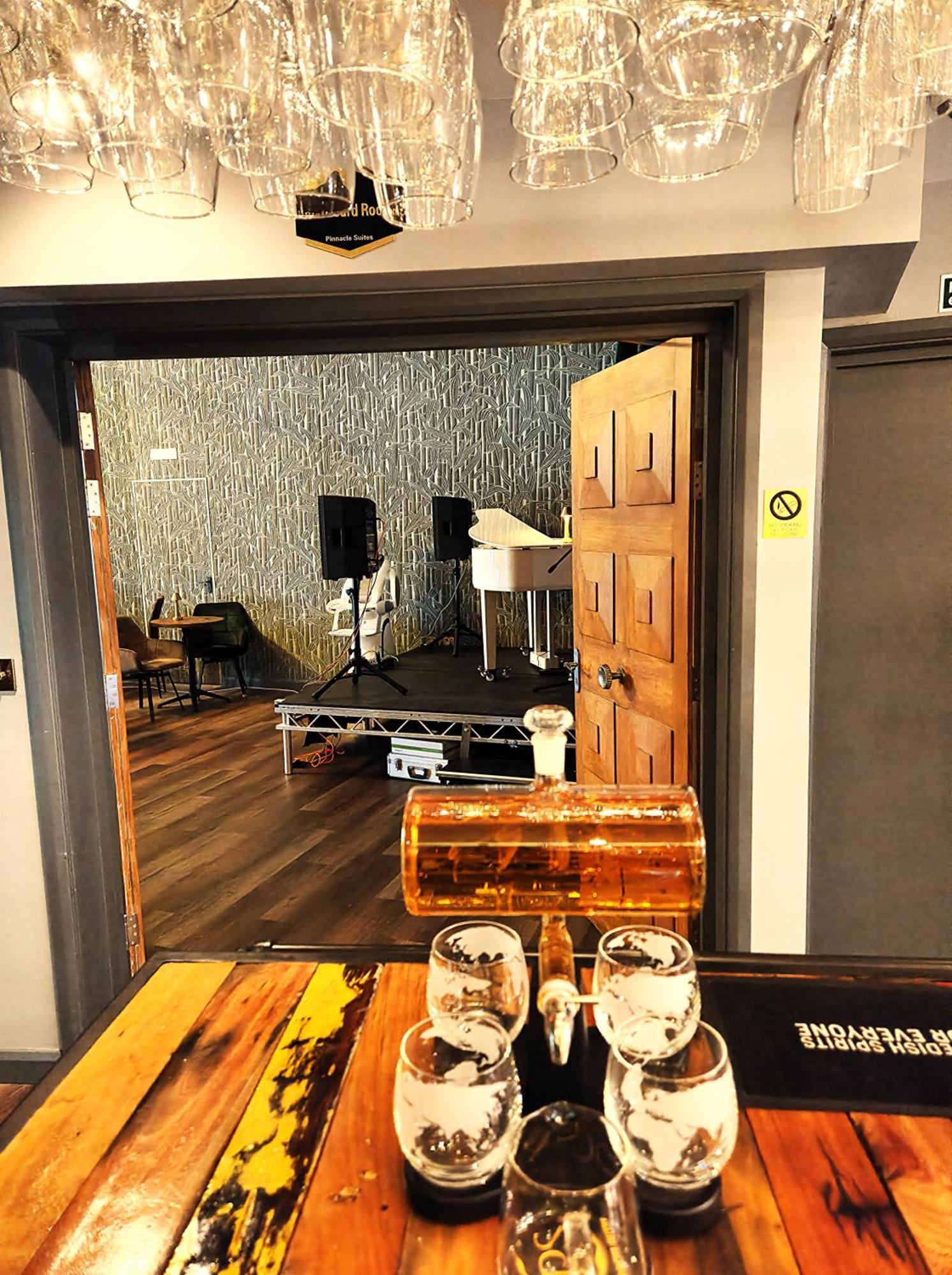 Pinnacle Suites Hotel كاوز المظهر الخارجي الصورة